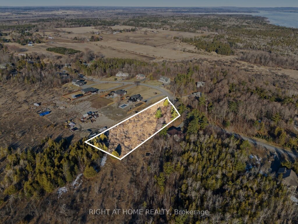 For Sale: 1041 Julia Court, Constance Bay - Dunrobin - Kilmaurs - Woodlawn, ON K0A 1T0, Constance Bay - Dunrobin - Kilmaurs - Woodlawn, ON - Property Photo