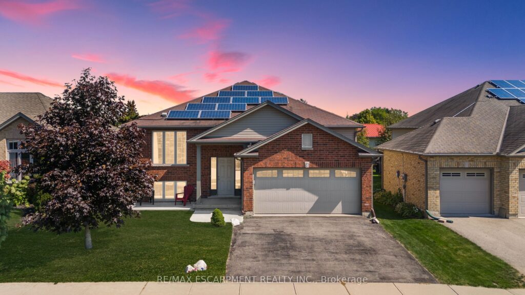 For Sale: 92 White Water Drive, Norfolk, ON N0A 1N9, Norfolk, ON - Property Photo